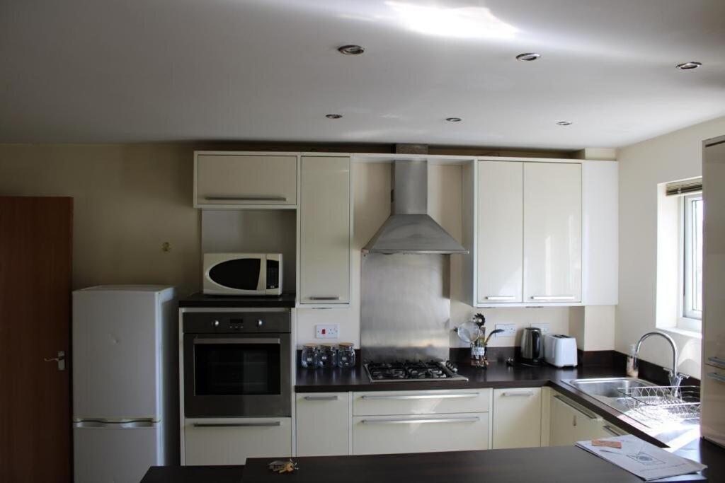 Two Bedroom Apartment, Free Parking, Close To Uclan And Free Wifi Preston  Eksteriør billede