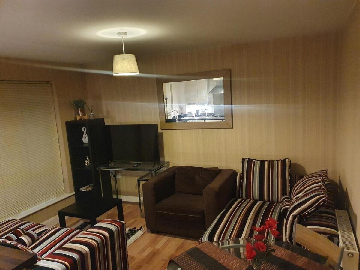 Two Bedroom Apartment, Free Parking, Close To Uclan And Free Wifi Preston  Eksteriør billede