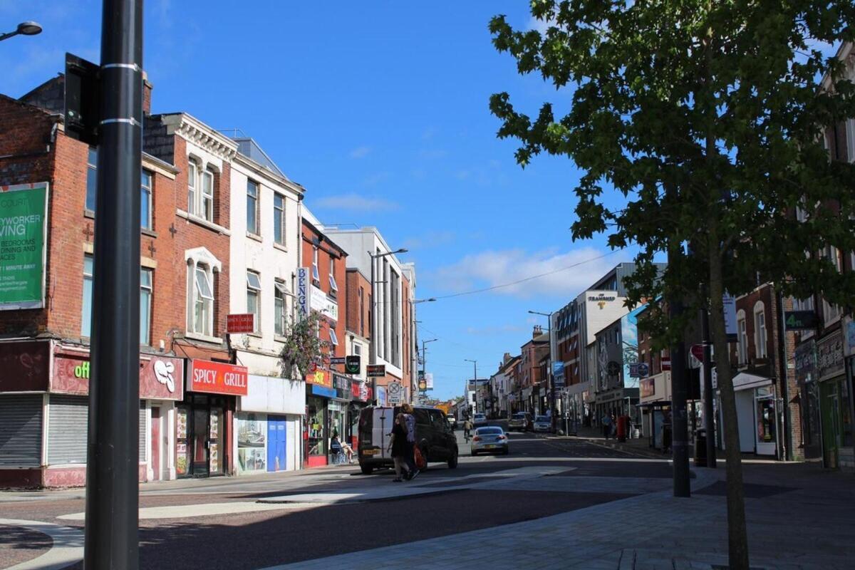 Two Bedroom Apartment, Free Parking, Close To Uclan And Free Wifi Preston  Eksteriør billede