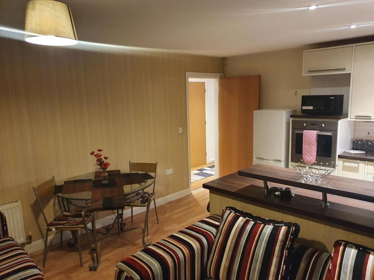 Two Bedroom Apartment, Free Parking, Close To Uclan And Free Wifi Preston  Eksteriør billede